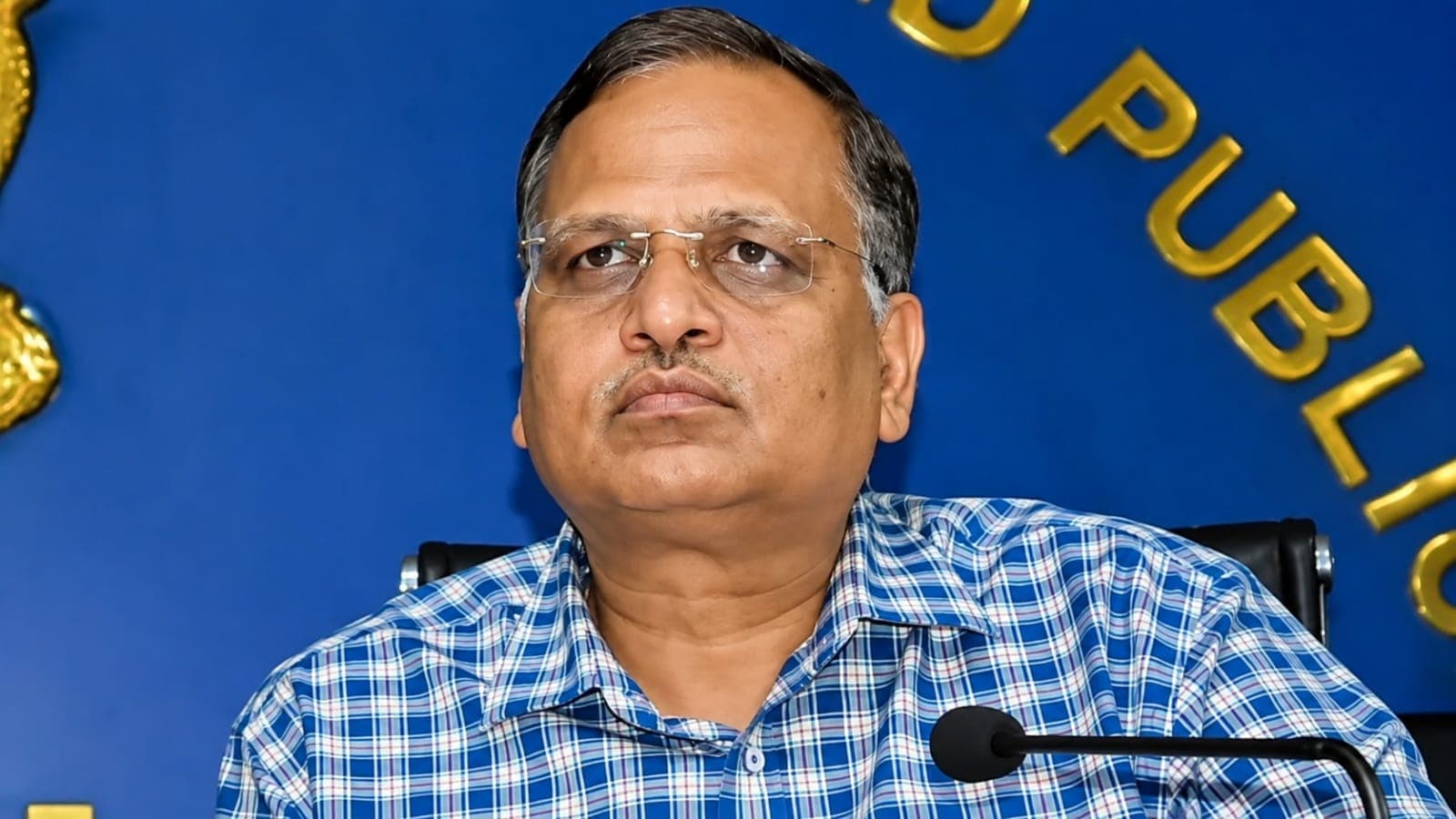 ACB officials escorting accused in Delhi Jal Board tender scam case including Satyendar Jain