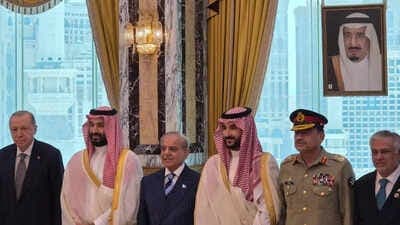 Leaders of Saudi Arabia, Pakistan, and Turkey holding a defence summit.